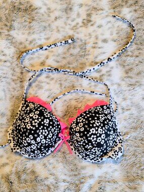 NWOT Victoria's Secret Floral Bikini/Swim/Bathing Suit Top, Size M